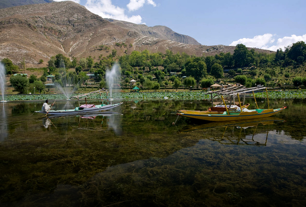 manasbal-lake